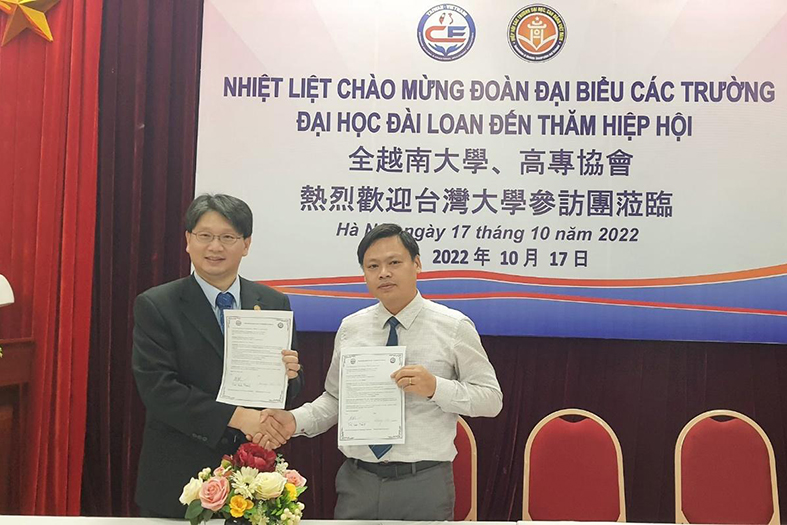 Mở rộng hợp tác quốc tế: Trường Đại học Sư phạm Kỹ thuật Nam Định ký kết MOU với các Đại học Đài Loan