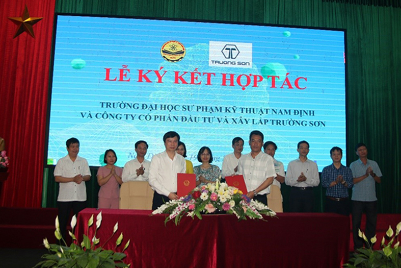 Trường Đại học Sư phạm Kỹ thuật Nam Định tăng cường hợp tác với doanh nghiệp lĩnh vực Điện - Điện tử