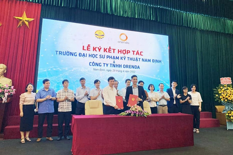 Trường Đại học Sư phạm Kỹ thuật Nam Định ký kết hợp tác chiến lược với các doanh nghiệp công nghệ thông tin