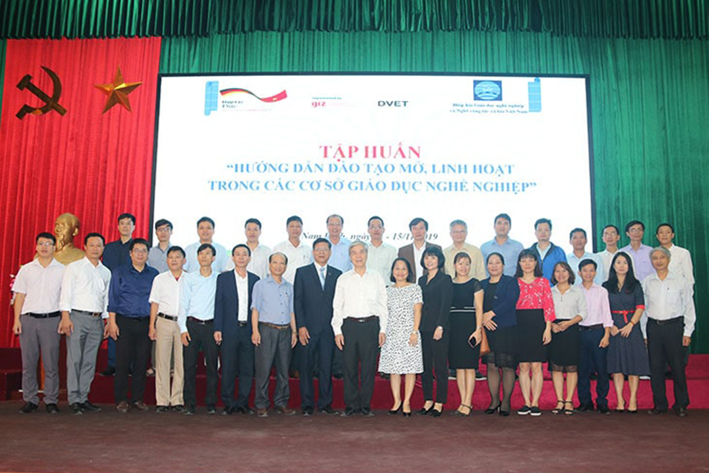 Đại học Sư phạm Kỹ thuật Nam Định đăng cai tổ chức thành công Tập huấn “Đào tạo mở, linh hoạt trong GDNN”