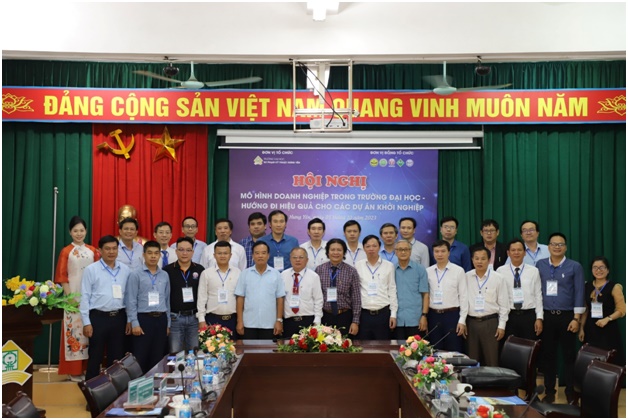 Hội nghị “Mô hình Doanh nghiệp trong trường Đại học - Hướng đi hiệu quả cho các dự án khởi nghiệp”