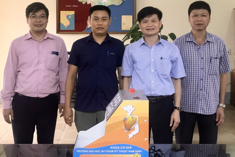 Đại học Sư phạm Kỹ thuật Nam Định: Sáng kiến "Máy rửa tay diệt khuẩn tự động" chung tay đẩy lùi COVID-19