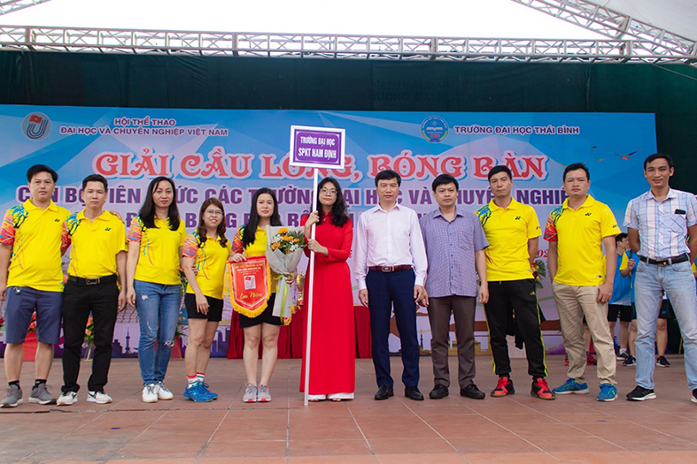 Trường Đại học Sư phạm Kỹ thuật Nam Định giành nhiều thành tích tại Giải Cầu lông, Bóng bàn cán bộ, viên chức khu vực Nam đồng bằng Sông Hồng 2022