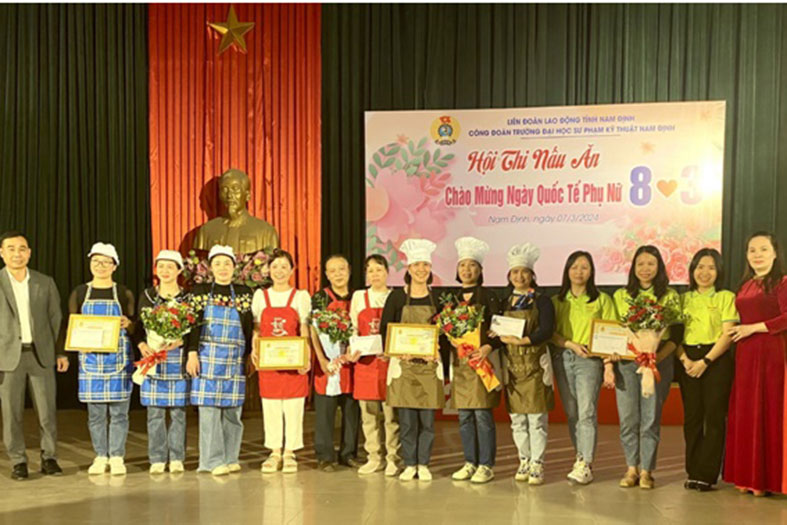 Tưng Bừng Tổ Chức Hội Thi Nấu Ăn "Mâm Cỗ Truyền Thống Gia Đình Việt"