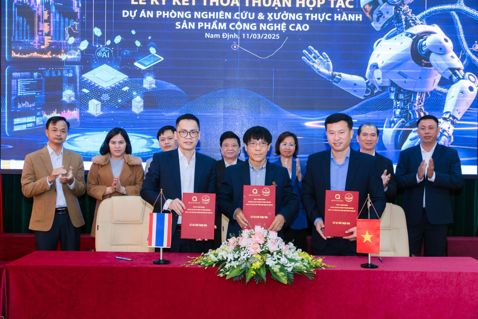 Trường Đại học Sư phạm Kỹ thuật Nam Định ký kết hợp tác với doanh nghiệp công nghệ cao