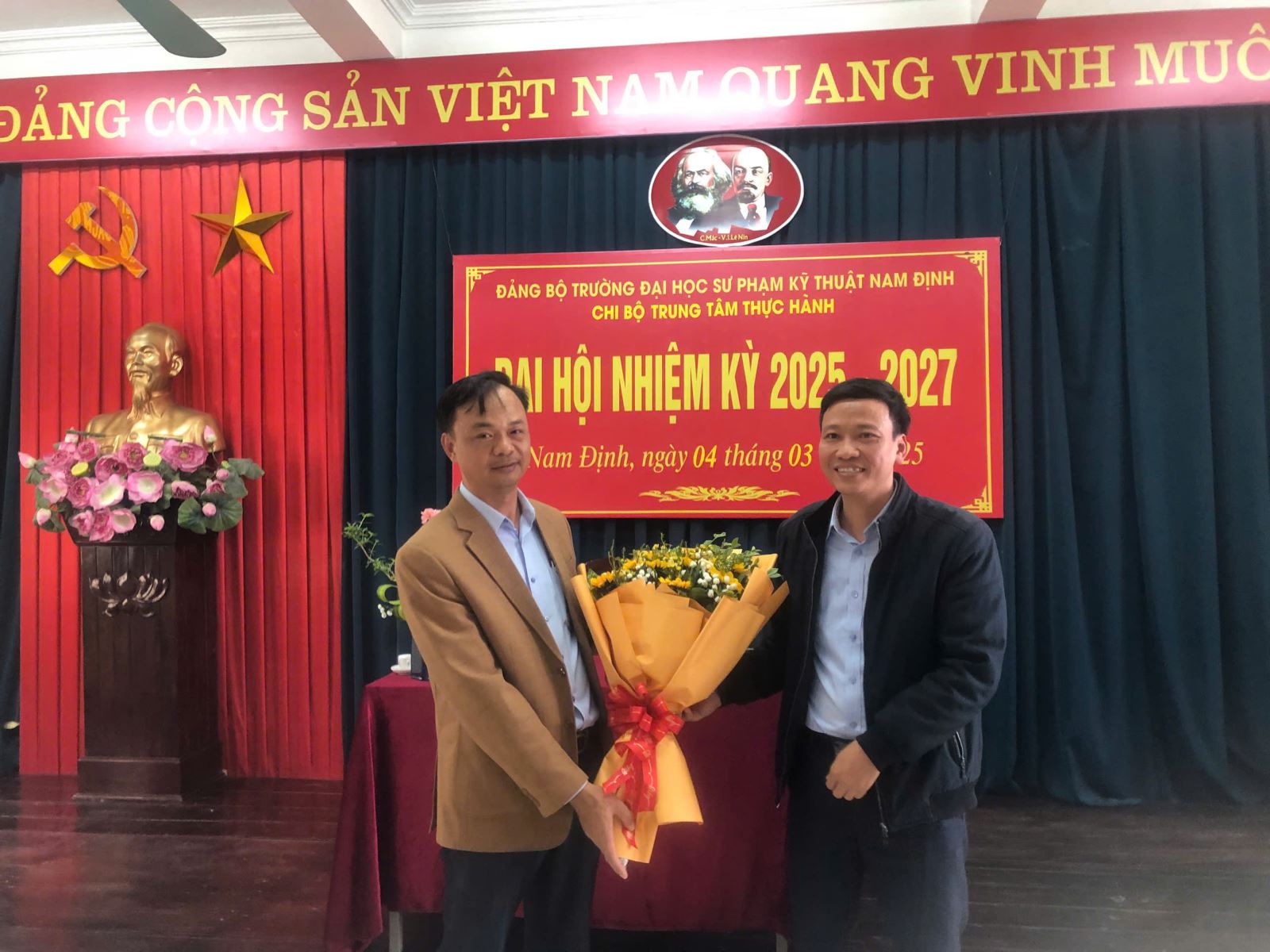 Đại hội Chi bộ Trung tâm Thực hành nhiệm kỳ 2025 - 2027 thành công tốt đẹp
